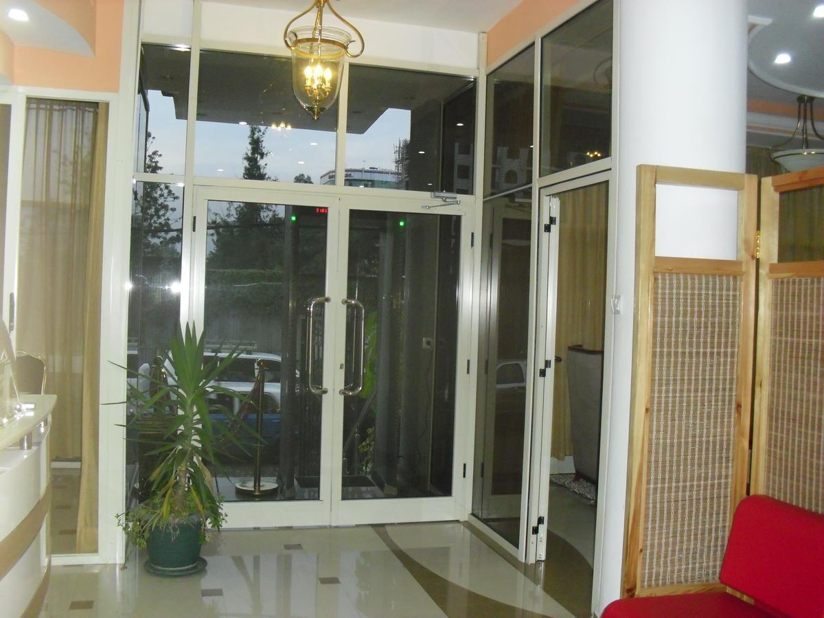 C Fun Addis Hotel Bagian luar foto